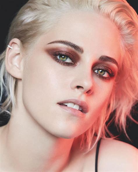 kristen stewart chanel eyeshadow